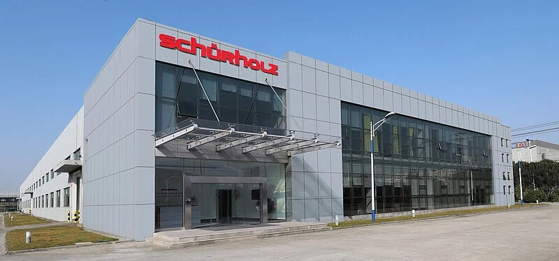 Bild: Eingangsschild Jiangsu Schürholz Precision Metalforming Co. Ltd 2012