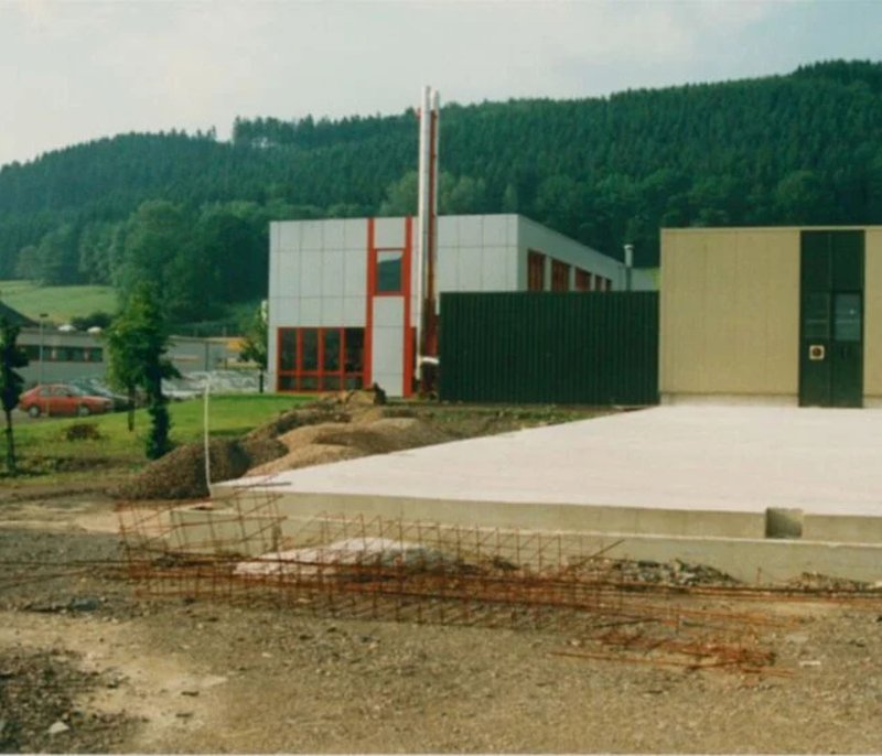 Bild: Bauarbeiten an der neuen Werkshalle in Köbbinghausen im Jahre 1991